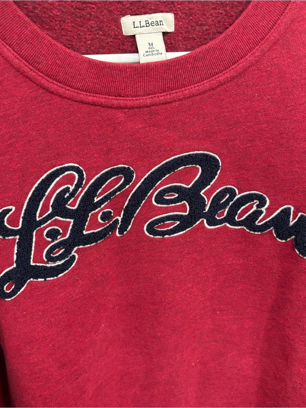 L.L. Bean Script Red Crewneck Sweatshirt Womens U.S. Medium - Picture 3 of 4